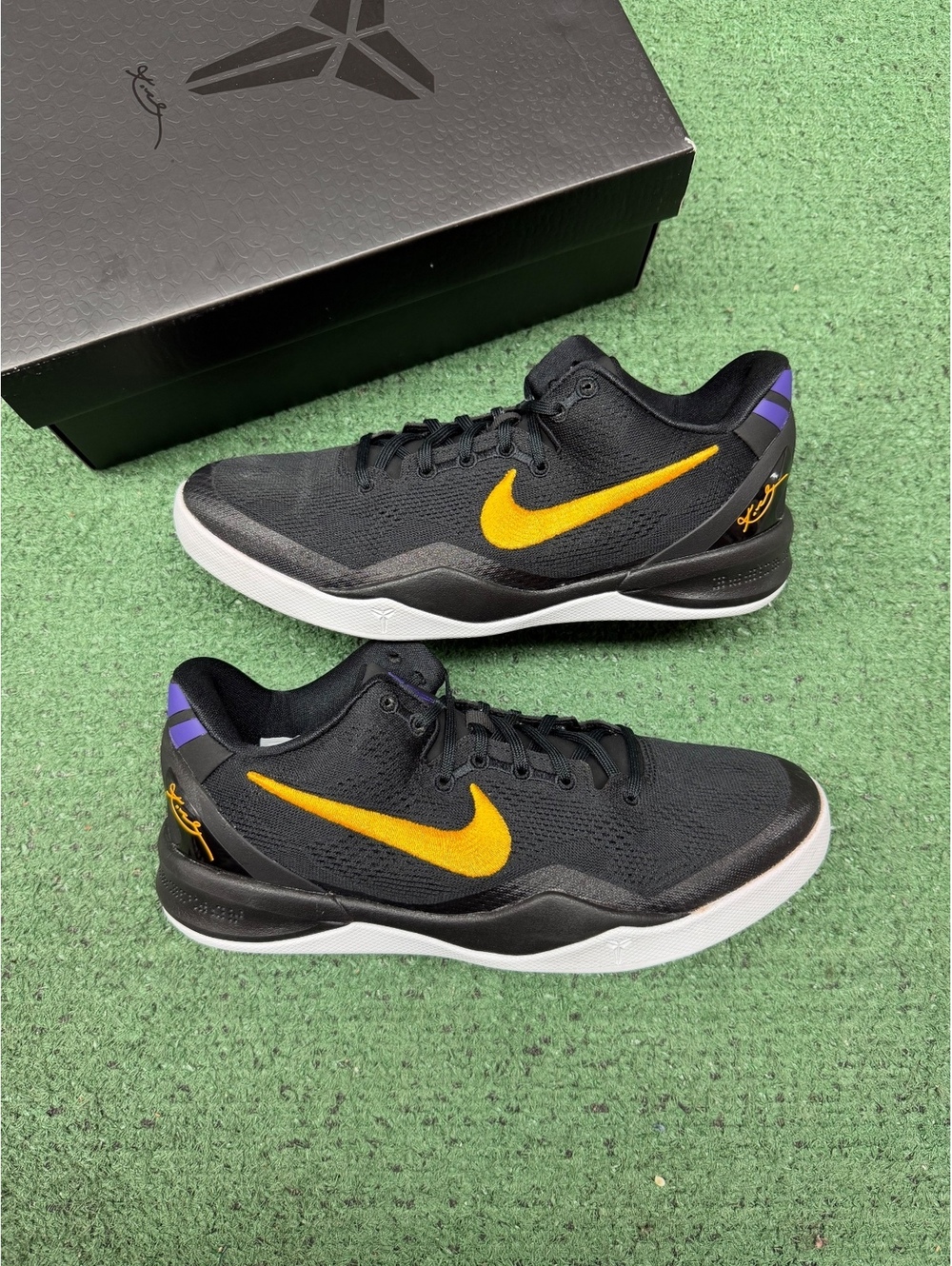NIKE KOBE 8 LAKERS AWAY SIZE 7Y